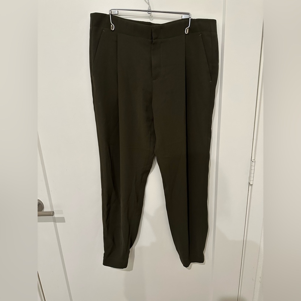 Vince Olive Green Chinos Relaxed Fit